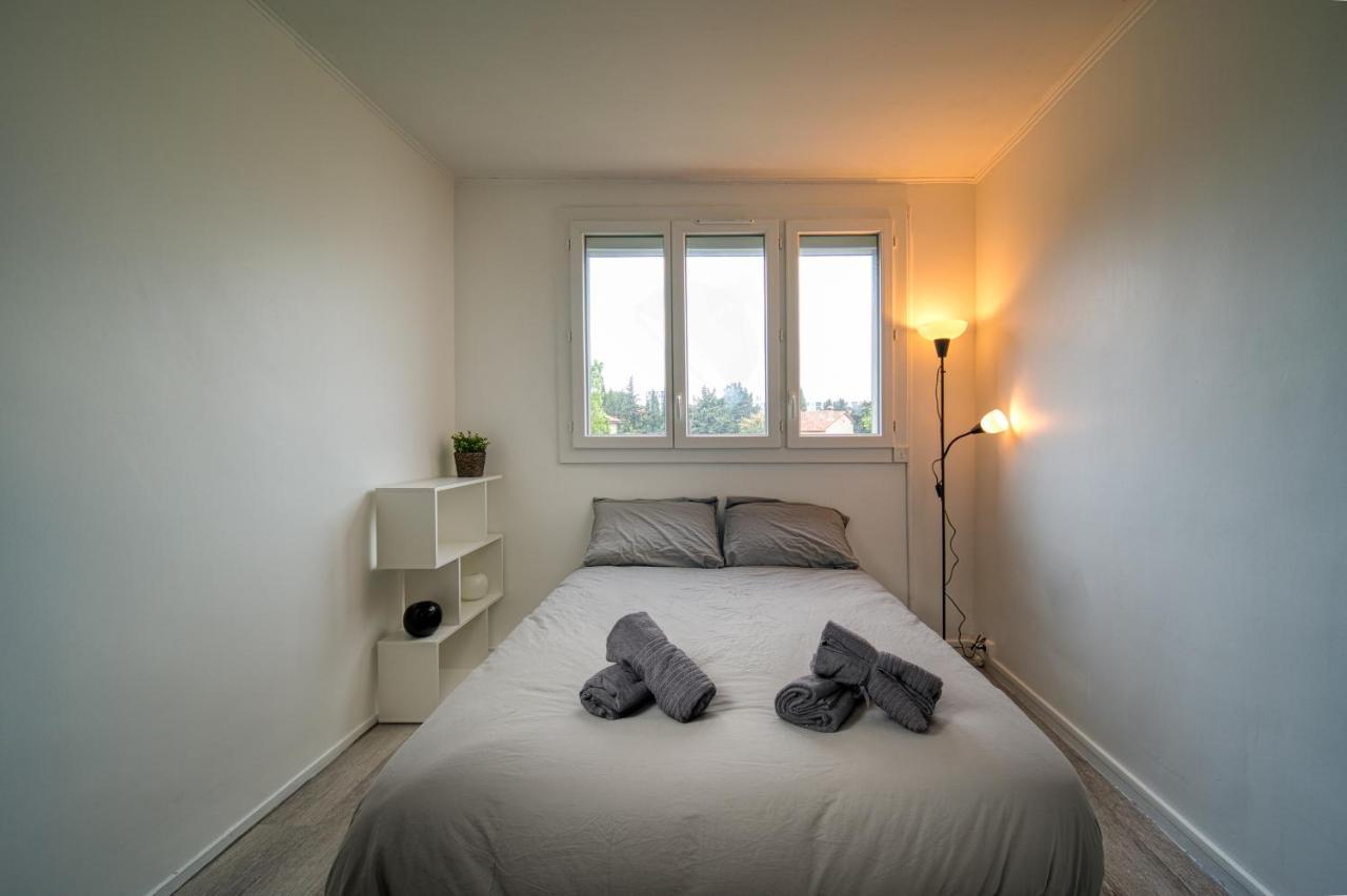 Appartement Tout Equipe Parking Balcon 2 Chambres Marselha Exterior foto